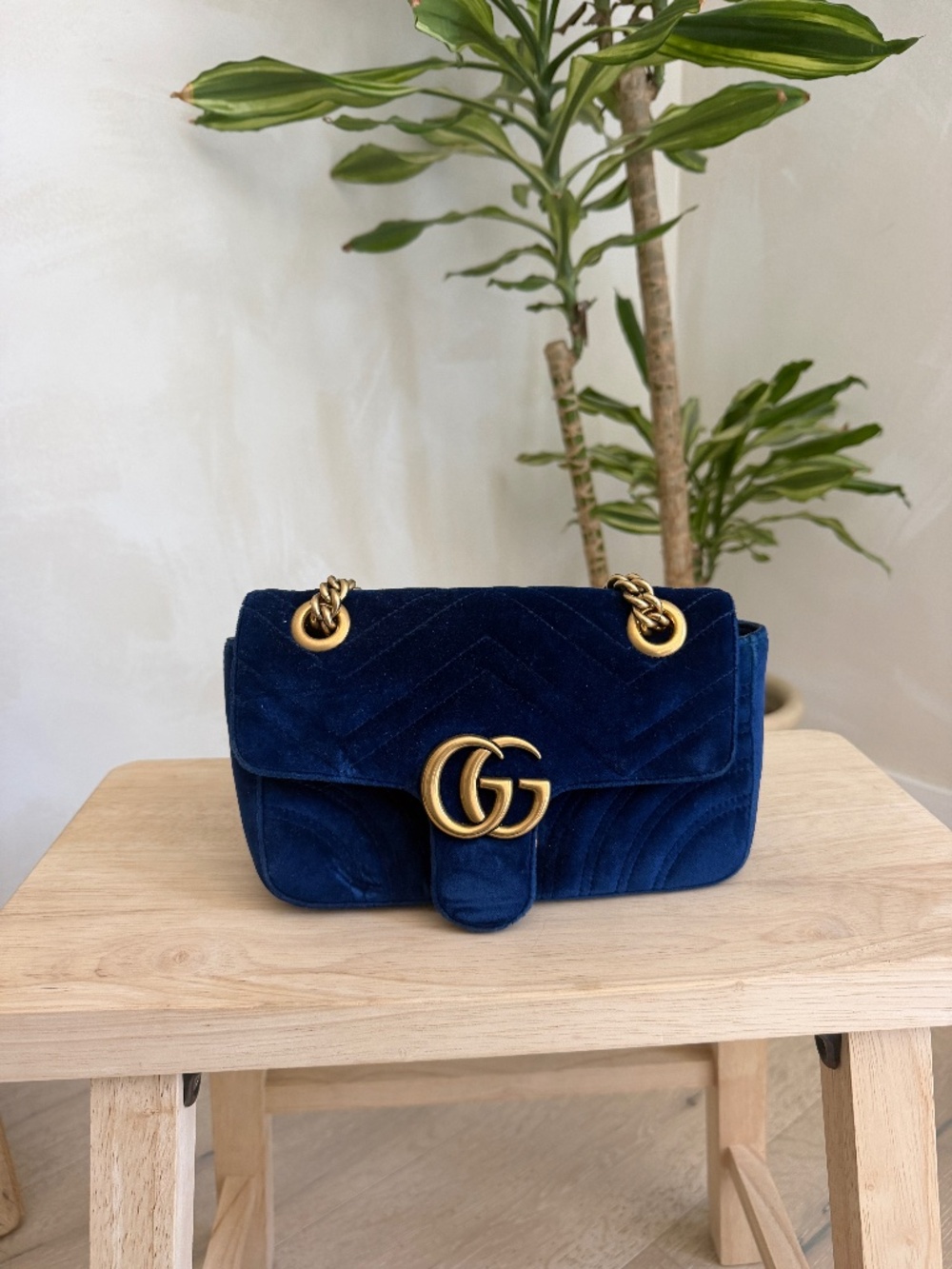 Gucci GG Marmont Matelasse Medium Velvet Cobalt Blue